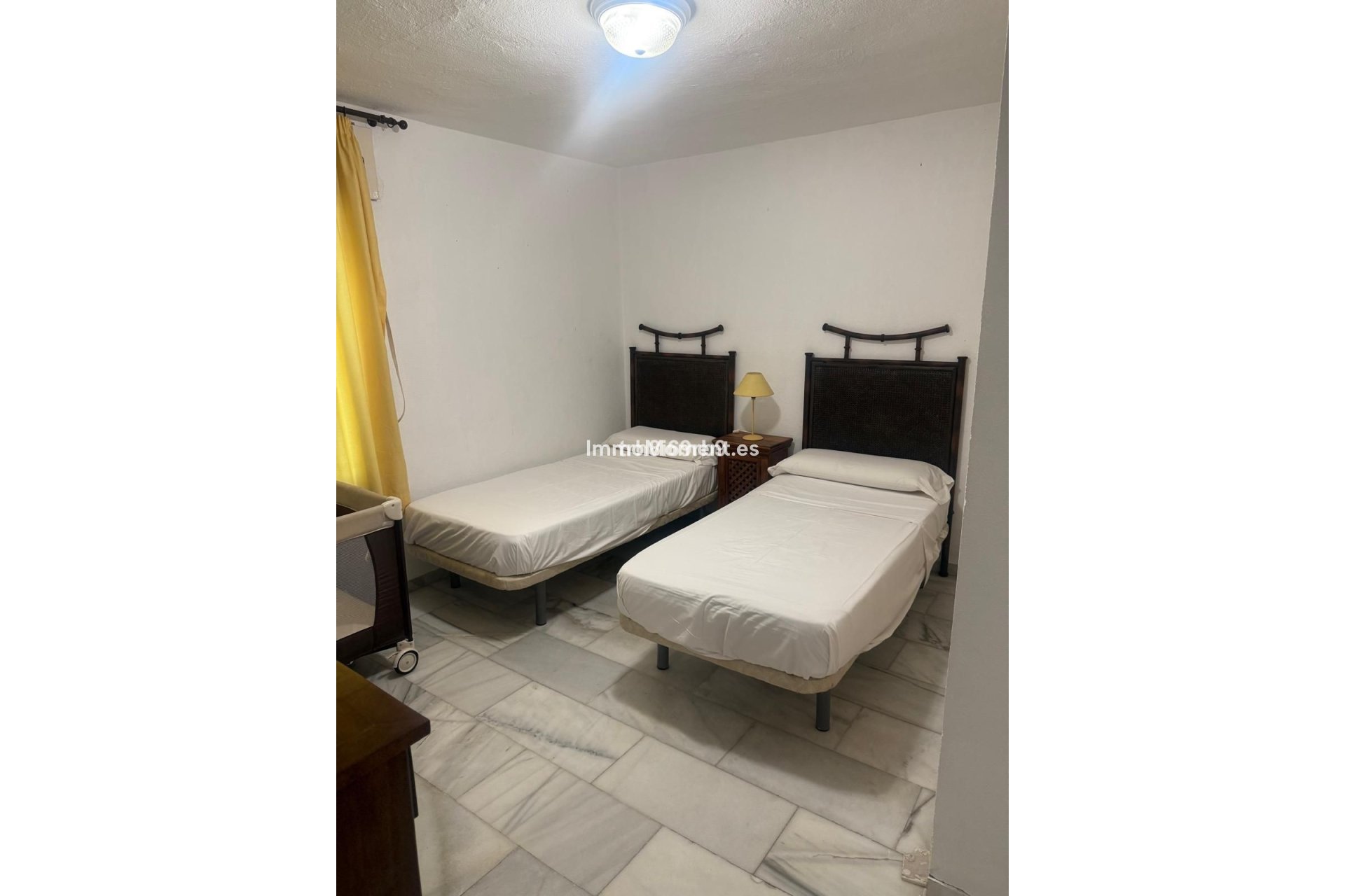 Revente - Villa individuelle - Estepona  - Benamara