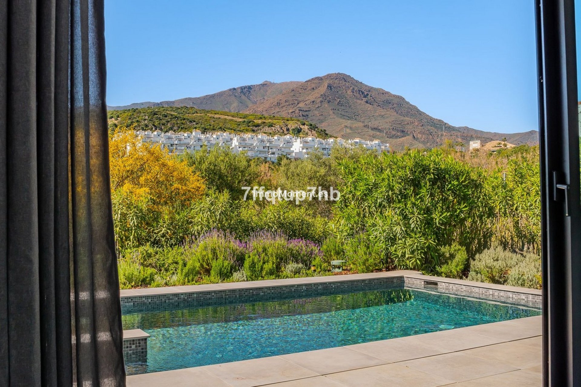 Revente - Villa individuelle - Estepona  - Estepona Centro