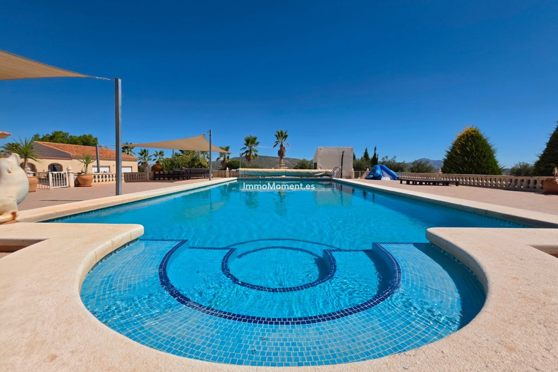 Revente - Villa individuelle - Pinoso - Pinoso Centro