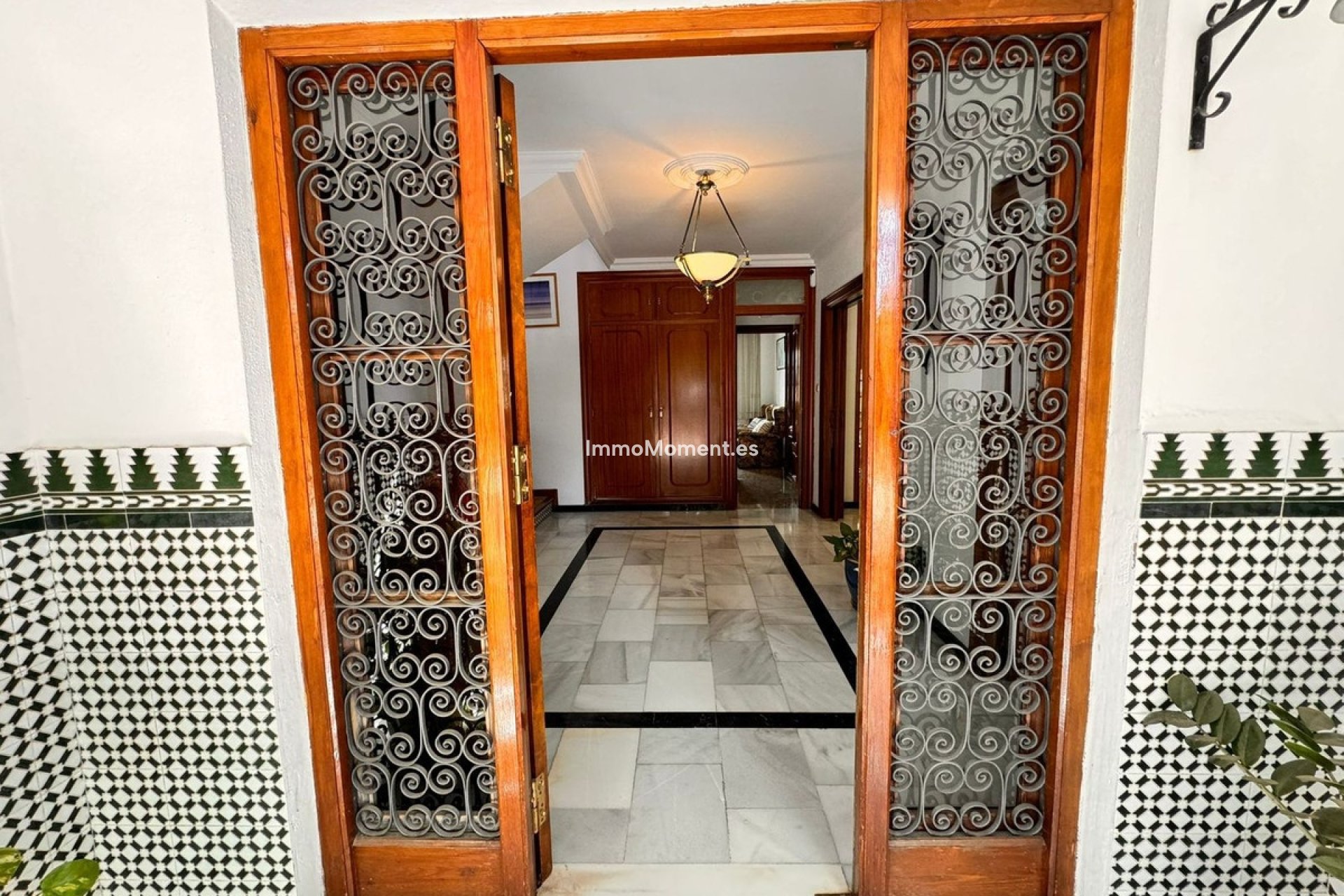 Revente - Villa - Intérieur                       - Churriana