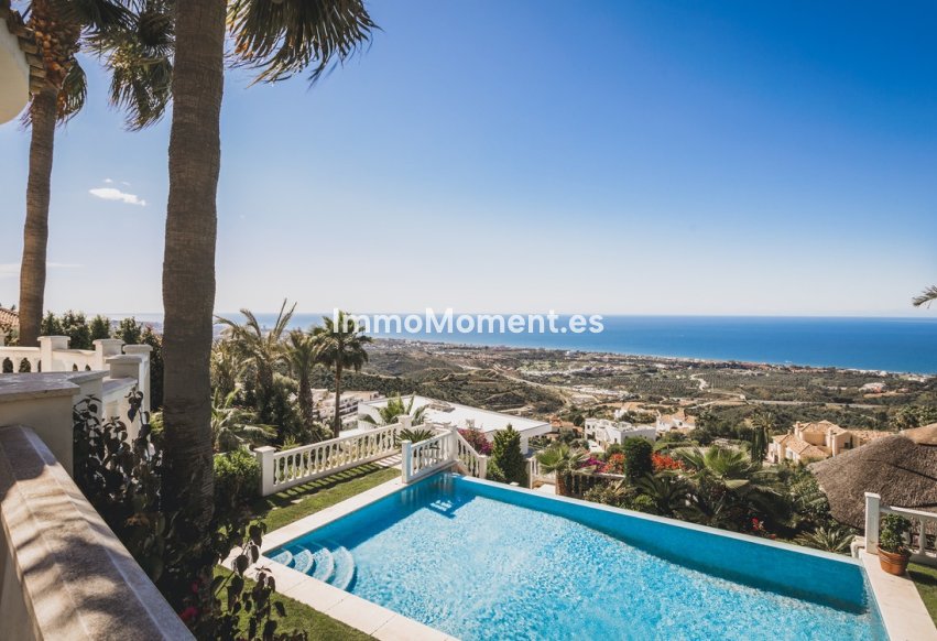 Revente - Villa - Marbella - Altos de los Monteros