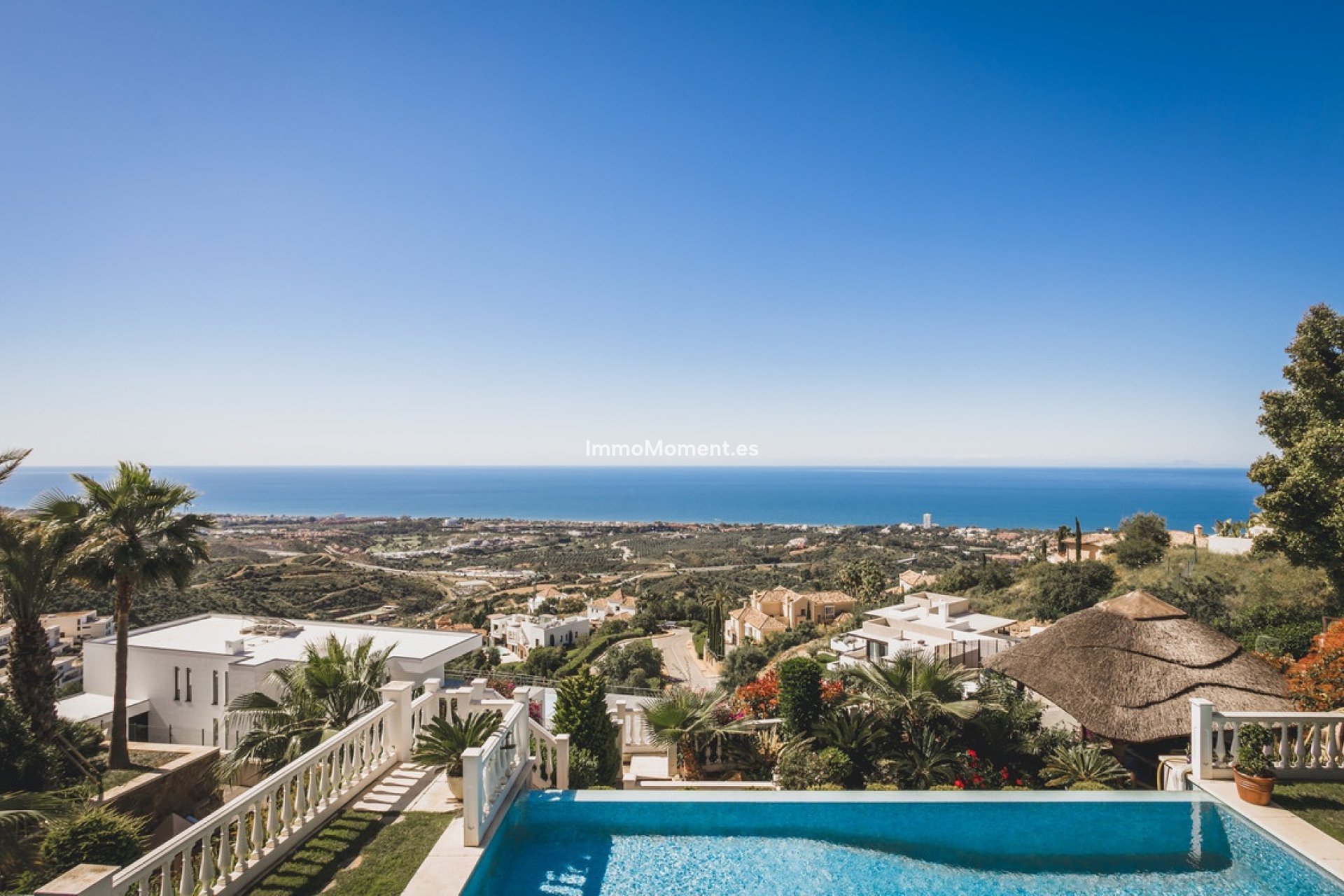 Revente - Villa - Marbella - Altos de los Monteros
