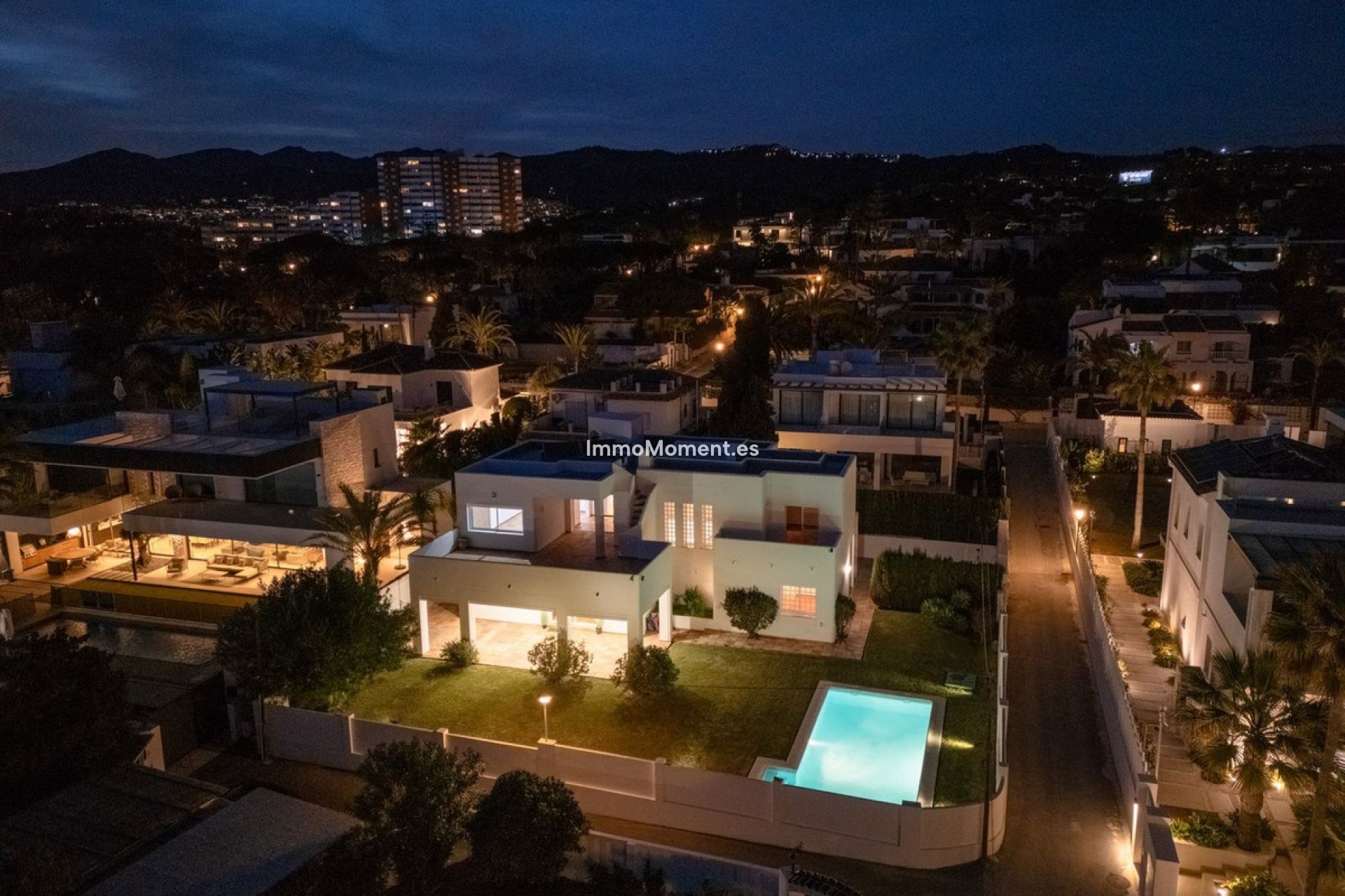 Revente - Villa - Marbella - Marbesa