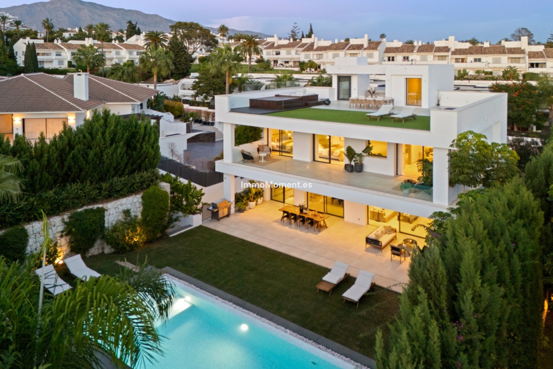 Revente - Villa - Marbella - Nueva Andalucía