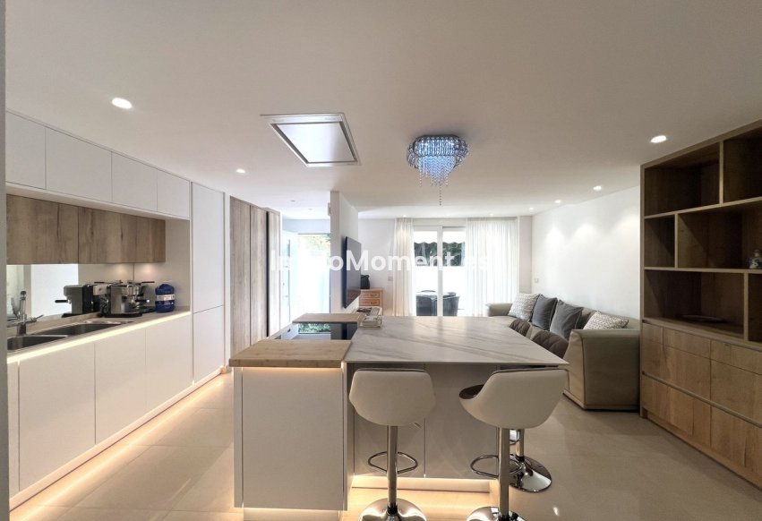 Revente - Villa - Marbella - Nueva Andalucía