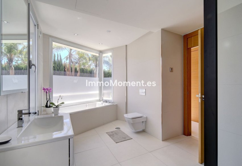 Revente - Villa - Marbella - Nueva Andalucía