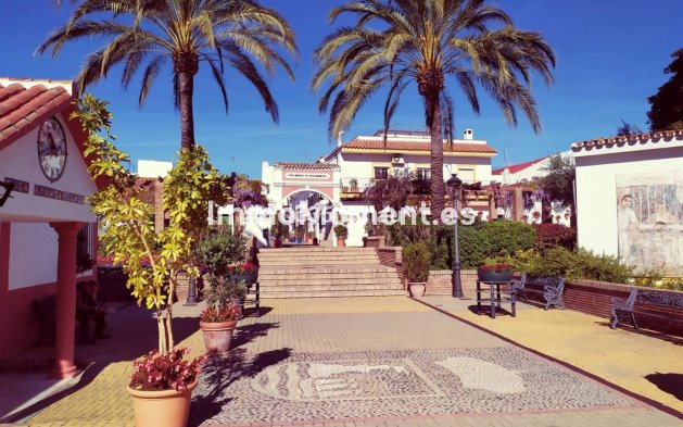 Rijtjeshuis - Bestaande woning - Estepona  - Cancelada
