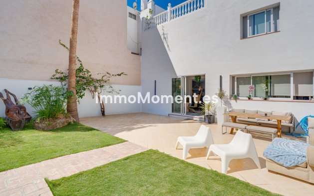 Rijtjeshuis - Bestaande woning - Estepona  - Cancelada