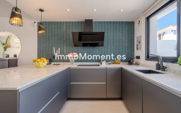 Rijtjeshuis - Bestaande woning - Estepona  - Costalita