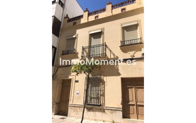 Rijtjeshuis - Bestaande woning - Estepona  - Estepona Centro