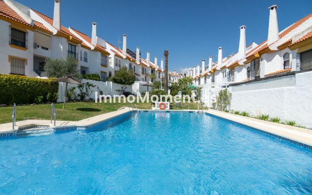 Rijtjeshuis - Bestaande woning - Estepona  - Estepona Centro
