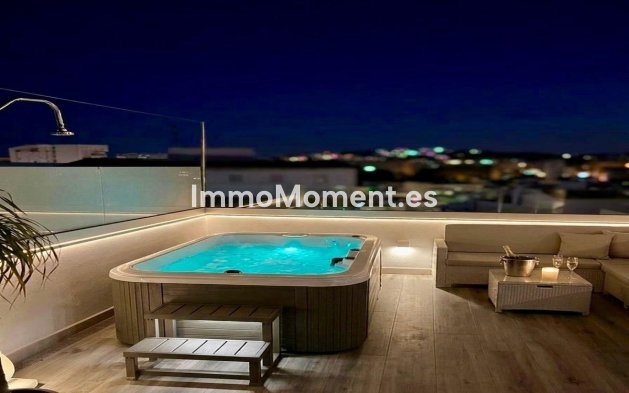Rijtjeshuis - Bestaande woning - Estepona  - Estepona Centro