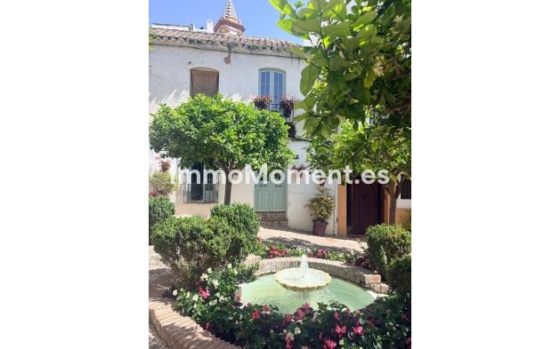 Rijtjeshuis - Bestaande woning - Estepona  - Estepona Centro