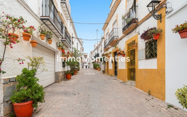 Rijtjeshuis - Bestaande woning - Estepona  - Estepona Centro