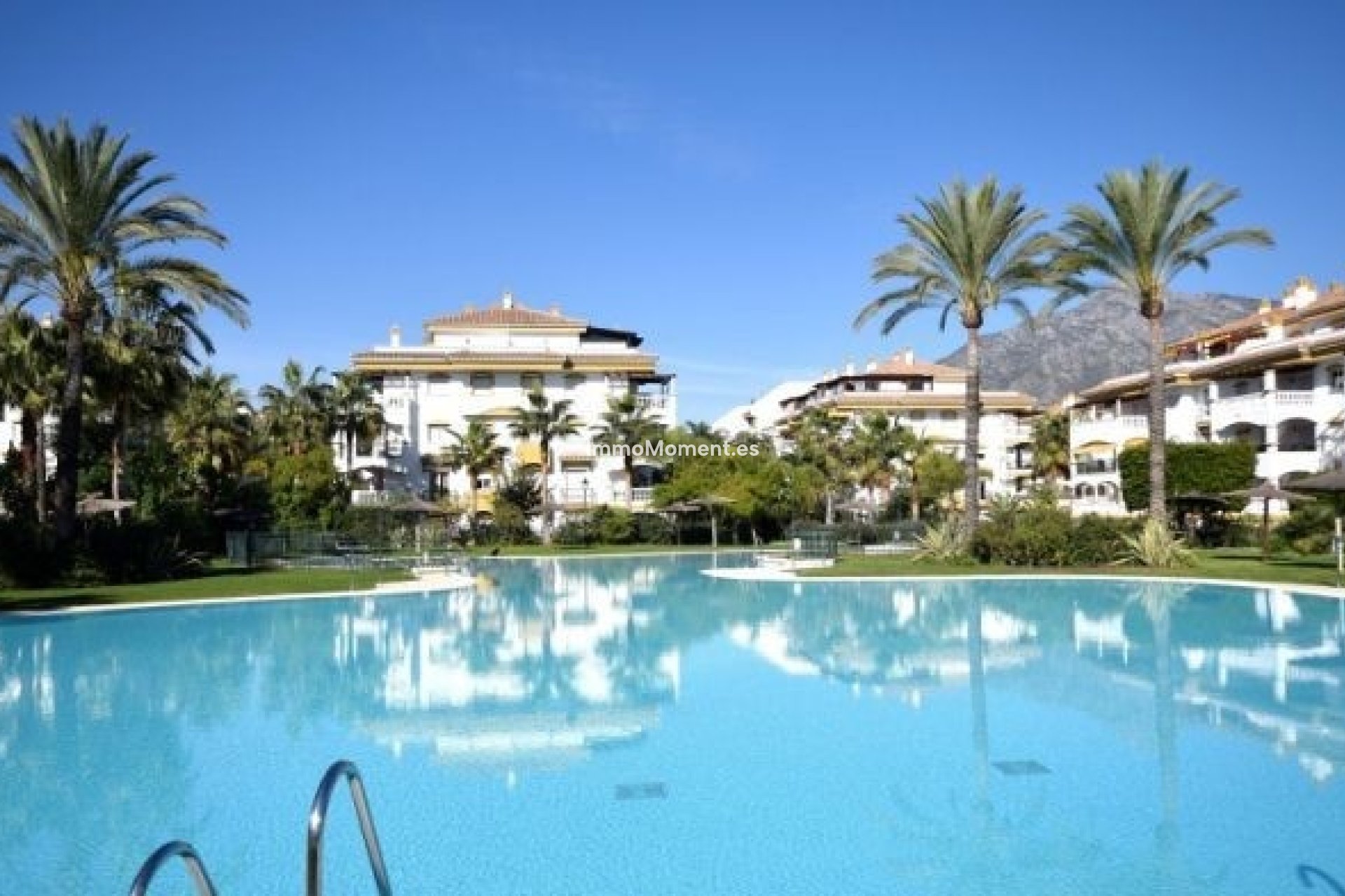 Short Term Rentals - Apartment - Marbella - Nueva Andalucía