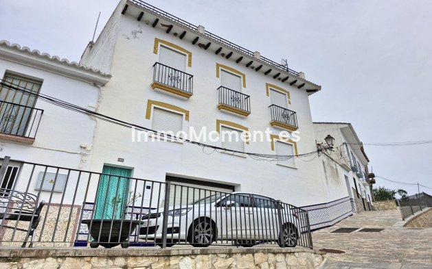 Townhouse - Resale - Inland  - Guaro