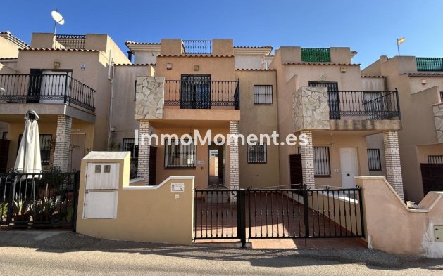 Townhouse - Wiederverkauf - Los Altos - Los Altos