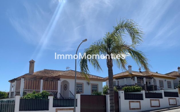 Villa - Bestaande woning - Binnenland  - Alhaurín de la Torre