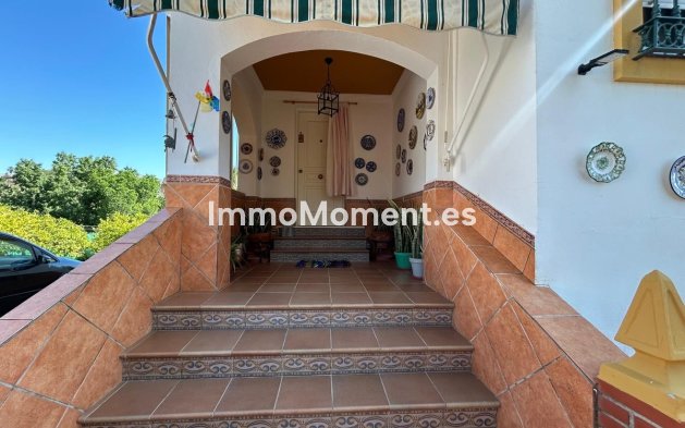 Villa - Bestaande woning - Binnenland  - Alora