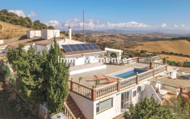 Villa - Bestaande woning - Binnenland  - Guaro