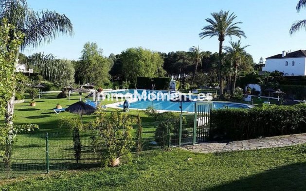 Villa - Bestaande woning - Estepona  - Benamara
