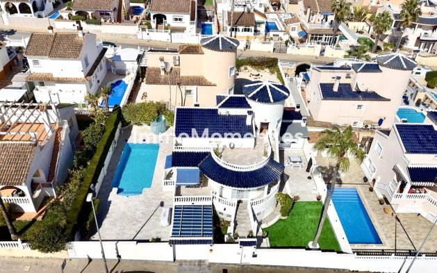 Villa - Bestaande woning - Pilar de la Horadada - Pinar de Campoverde