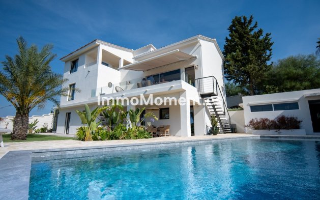 Villa independiente - Alquiler a corto plazo - Estepona  - El Padron