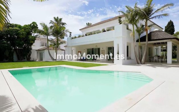 Villa independiente - Alquiler a corto plazo - Marbella - Guadalmina Baja