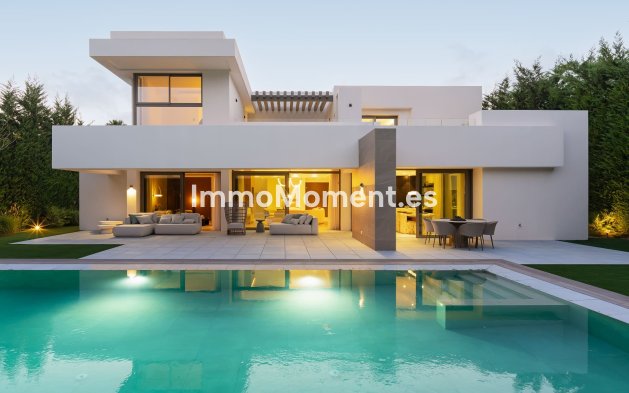 Villa independiente - Obra nueva - Estepona  - Estepona