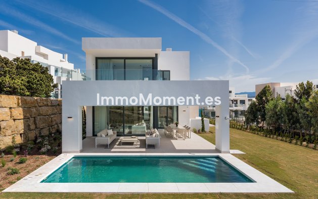 Villa independiente - Obra nueva - Estepona  - HCS-73031