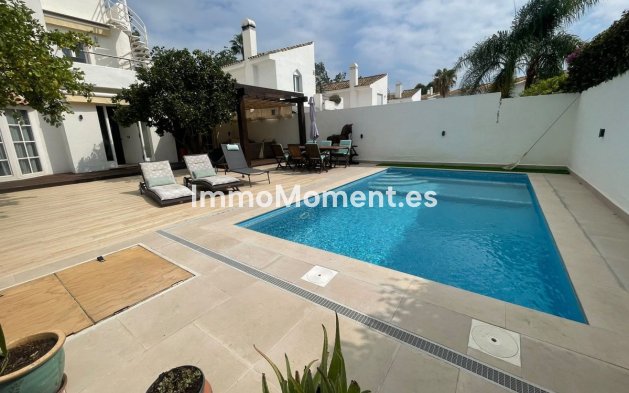 Villa independiente - Reventa - Estepona  - Atalaya
