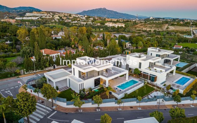Villa independiente - Reventa - Estepona  - Cancelada