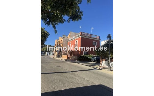 Villa independiente - Reventa - Estepona  - Estepona Centro