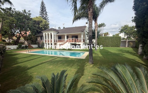 Villa independiente - Reventa - Estepona  - Estepona Centro