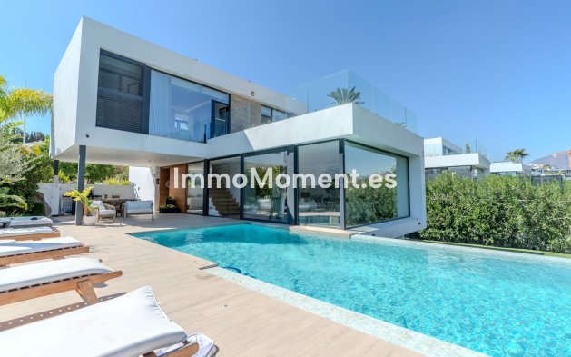 Villa independiente - Reventa - Estepona  - Estepona Centro