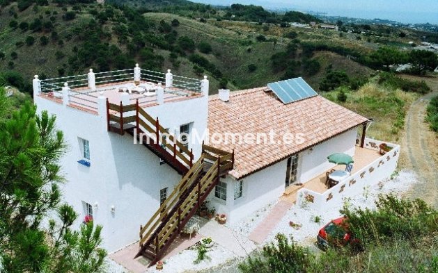 Villa independiente - Reventa - Estepona  - Estepona Centro