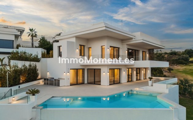 Villa independiente - Reventa - Estepona  - Estepona Centro