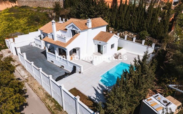 Villa independiente - Reventa - Estepona  - Estepona Centro