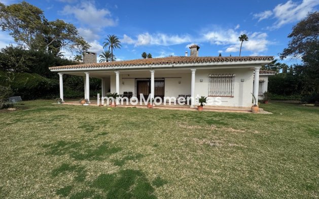 Villa independiente - Reventa - Estepona  - Estepona Centro