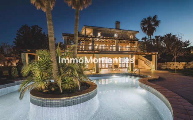 Villa independiente - Reventa - Estepona  - Estepona Centro