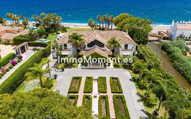 Villa independiente - Reventa - Estepona  - Estepona Centro
