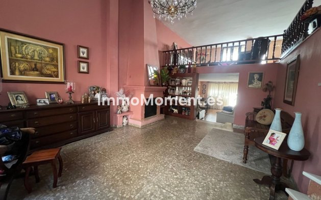 Villa independiente - Reventa - Estepona  - Estepona Centro