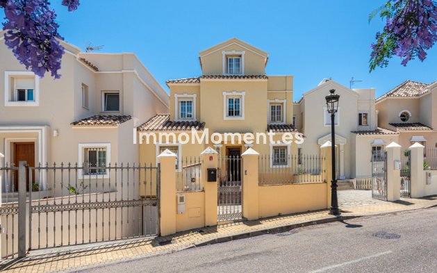 Villa independiente - Reventa - Estepona  - Estepona Centro