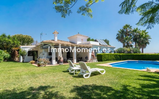 Villa independiente - Reventa - Estepona  - Estepona Centro