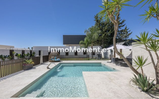 Villa independiente - Reventa - Estepona  - New Golden Mile