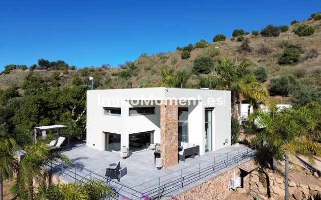 Villa independiente - Reventa - Interior  - Alora