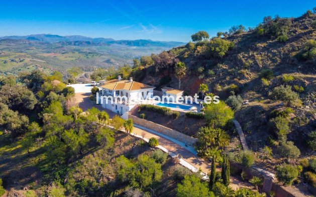 Villa independiente - Reventa - Interior  - Guaro