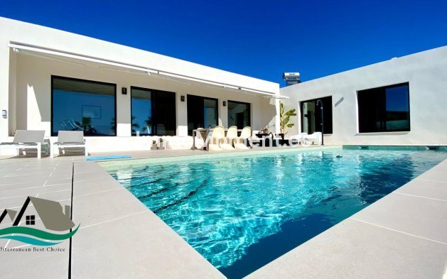 Villa independiente - Reventa - La Romana - La Romana Centro