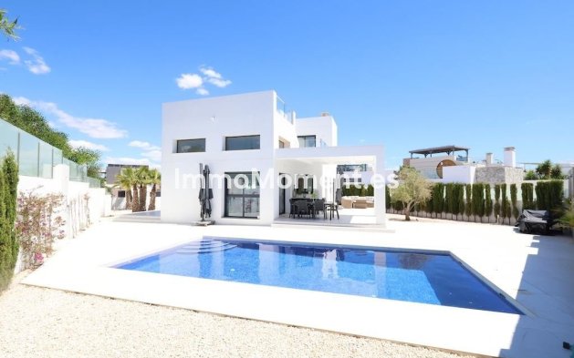 Villa independiente - Reventa - Los Montesinos - La Marquesa
