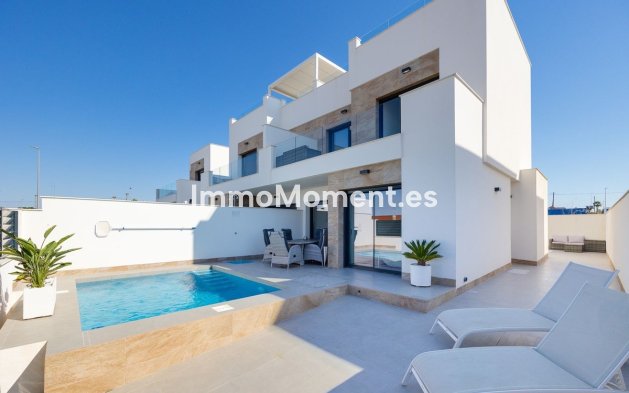 Villa independiente - Reventa - Los Montesinos - Los Montesinos Centro